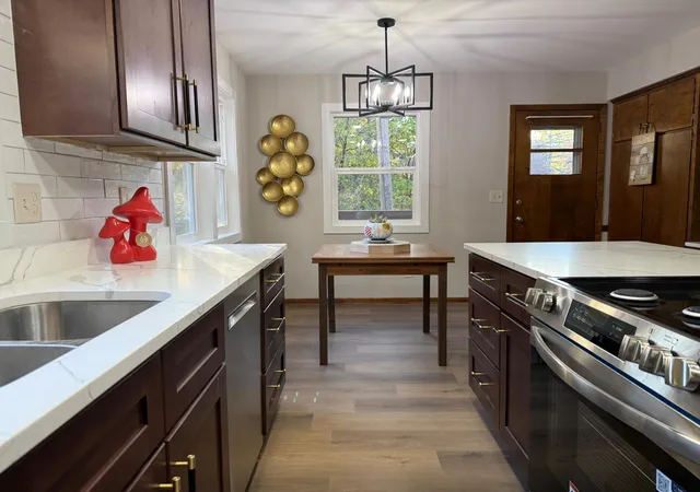 Photo 4 of Single family home for sale at 1036 Woodlynn Ave, Saint Paul, MN 55113 | MLS# 7164726 | Listing updated on 2026-10-27