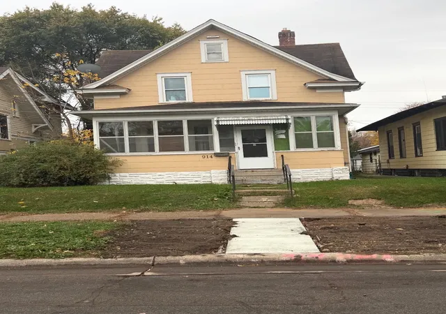 Photo 1 of Single family home for sale at 914 Fuller Ave, Saint Paul, MN 55104 | MLS# 7164727 | Listing updated on 2026-10-28
