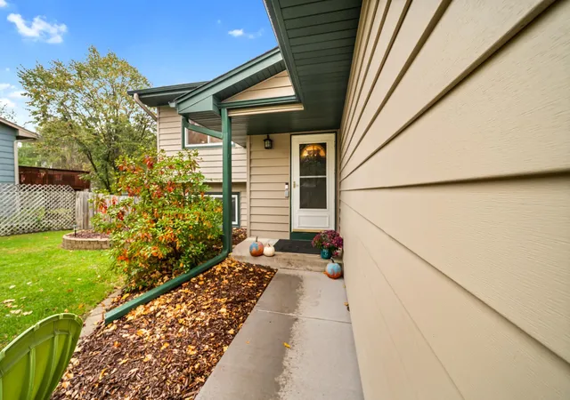 Photo 3 of Single family home for sale at 12848 Belle Aire Dr, Champlin, MN 55316 | MLS# 7164773 | Listing updated on 2026-10-26