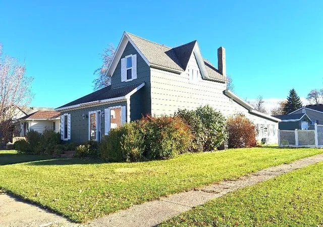 Photo 2 of Single family home for sale at 301 Main St E, Cavalier, ND 58220 | MLS# 7164788 | Listing updated on 2026-10-28