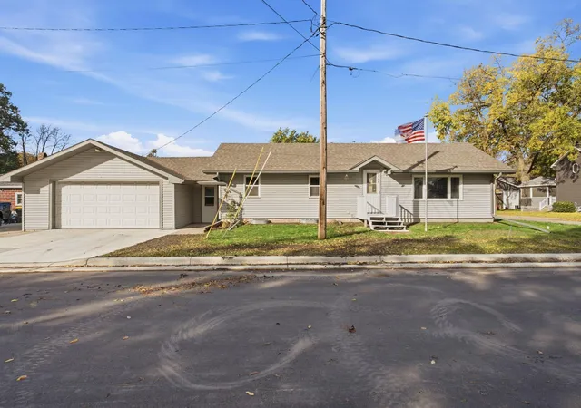 Photo 1 of Single family home for sale at 117 3rd Street N, Kandiyohi, MN 56251 | MLS# 7164804 | Listing updated on 2026-10-27