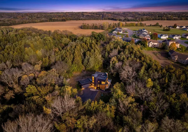 Photo 1 of Single family home for sale at 737 Kingsway Dr, Le Sueur, MN 56058 | MLS# 7164805 | Listing updated on 2026-10-30