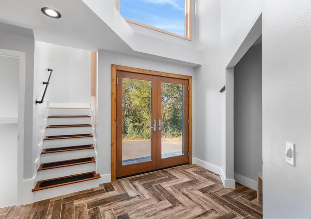 Photo 4 of Single family home for sale at 737 Kingsway Dr, Le Sueur, MN 56058 | MLS# 7164805 | Listing updated on 2026-10-30