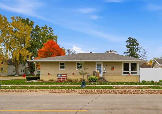 Single family home for sale at 610 8th Street NW, Austin, MN 55912 | MLS# 7164806