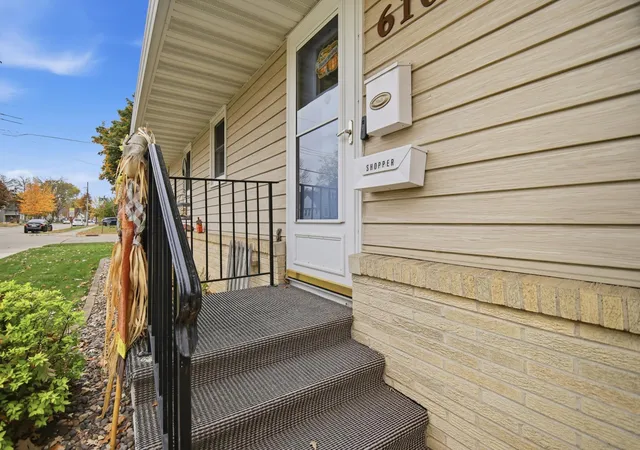 Photo 3 of Single family home for sale at 610 8th Street NW, Austin, MN 55912 | MLS# 7164806 | Listing updated on 2026-10-30