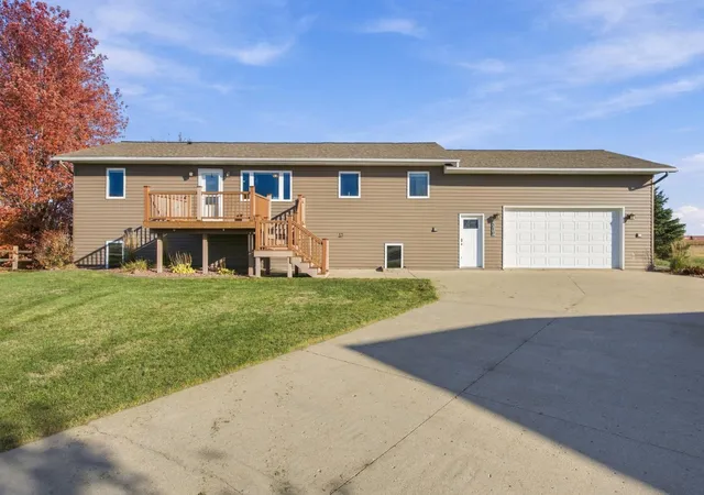 Single family home for sale at 310 Jefferson Ct, Breckenridge, MN 56520 | MLS# 7164824