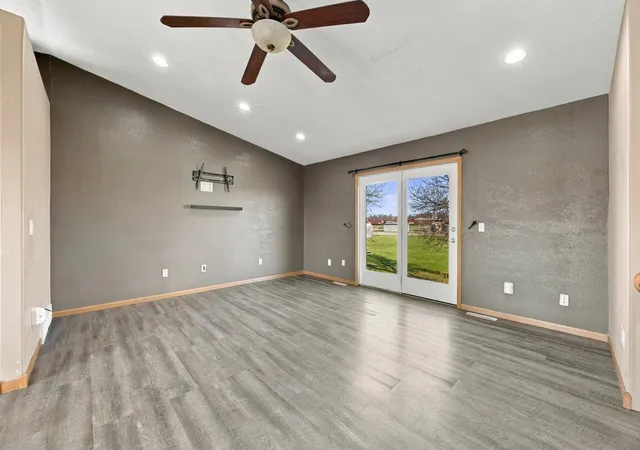 Photo 4 of Single family home for sale at 310 Jefferson Ct, Breckenridge, MN 56520 | MLS# 7164824 | Listing updated on 2026-10-28