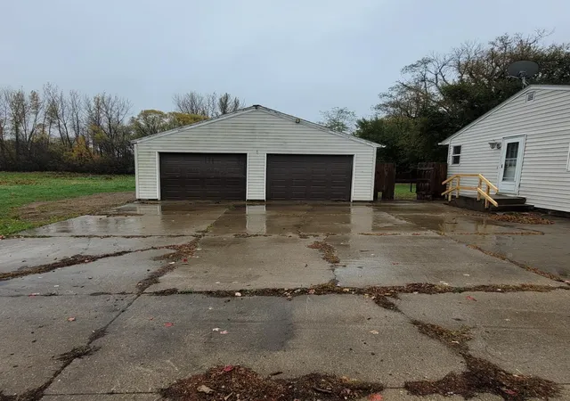 Photo 3 of Single family home for sale at 1112 8th Avenue N, Saint James, MN 56081 | MLS# 7164874 | Listing updated on 2026-10-27