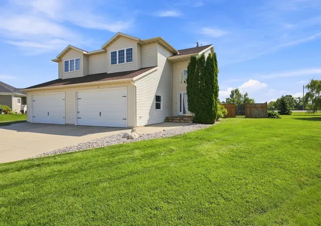 Townhouse for sale at 6158 14th Street S, Fargo, ND 58104 | MLS# 7164900