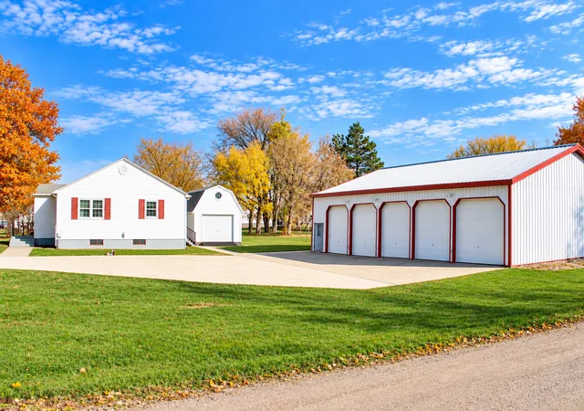 Photo 2 of Single family home for sale at 18913 Frontage Rd, Detroit Lakes, MN 56501 | MLS# 7164964 | Listing updated on 2026-10-27