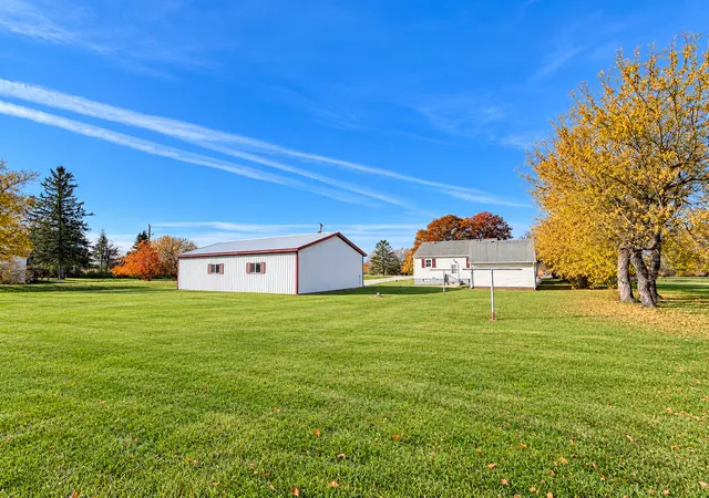Photo 3 of Single family home for sale at 18913 Frontage Rd, Detroit Lakes, MN 56501 | MLS# 7164964 | Listing updated on 2026-10-27
