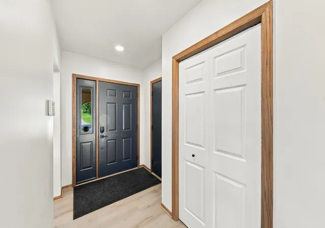 Photo 3 of Single family home for sale at 5710 Jenni Ln, Saint Paul, MN 55110 | MLS# 7164979 | Listing updated on 2026-10-27
