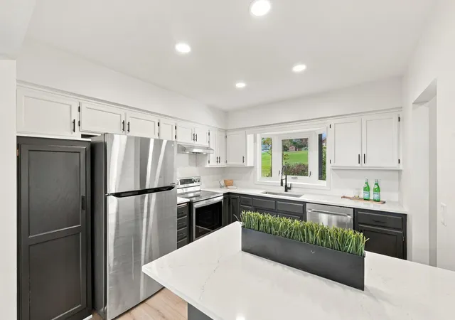 Photo 4 of Single family home for sale at 5710 Jenni Ln, Saint Paul, MN 55110 | MLS# 7164979 | Listing updated on 2026-10-27