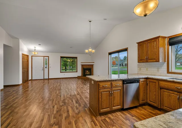 Photo 2 of Single family home for sale at 1803 Knottingham Dr, Sartell, MN 56377 | MLS# 7165023 | Listing updated on 2026-10-30