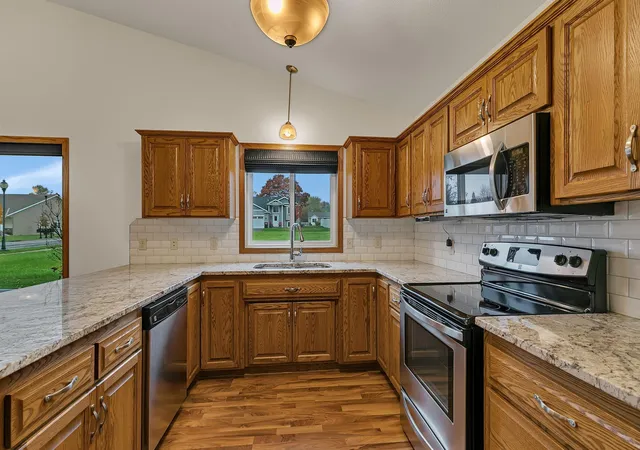 Photo 3 of Single family home for sale at 1803 Knottingham Dr, Sartell, MN 56377 | MLS# 7165023 | Listing updated on 2026-10-30