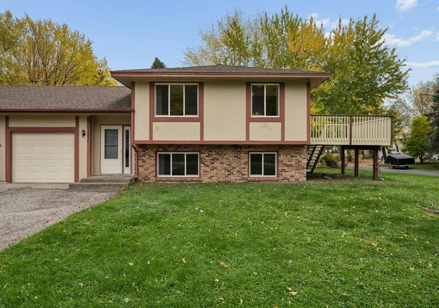 Photo 3 of House for sale at 1460 Meadow Ln, Maple Plain, MN 55359 | MLS# 7165054 | Listing updated on 2026-10-29