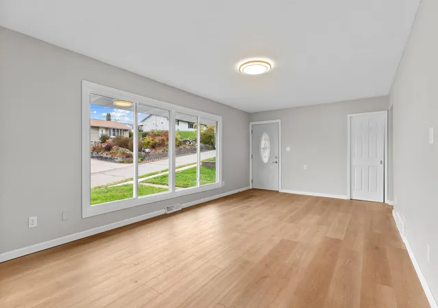 Photo 3 of Single family home for sale at 1416 Phelps St, Red Wing, MN 55066 | MLS# 7165059 | Listing updated on 2026-10-28