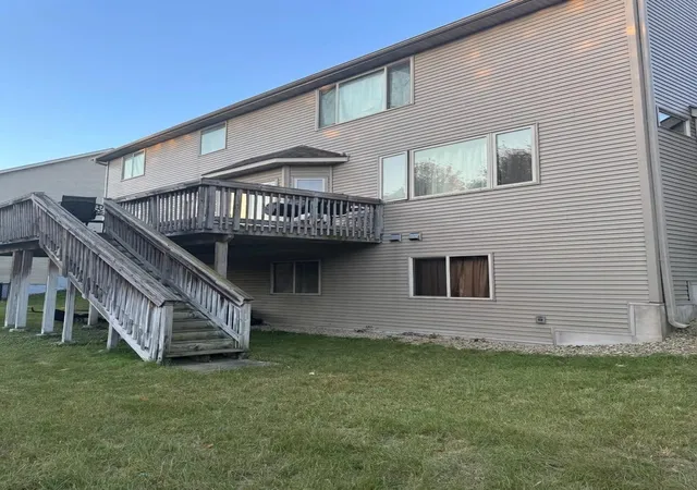 Photo 4 of Single family home for sale at 10344 Quail Cir N, Minneapolis, MN 55443 | MLS# 7165098 | Listing updated on 2026-10-29