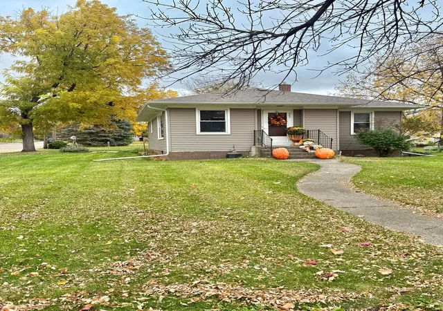 Photo 1 of Single family home for sale at 303 2nd Street Sw, Renville, MN 56284 | MLS# 7165108 | Listing updated on 2026-10-27