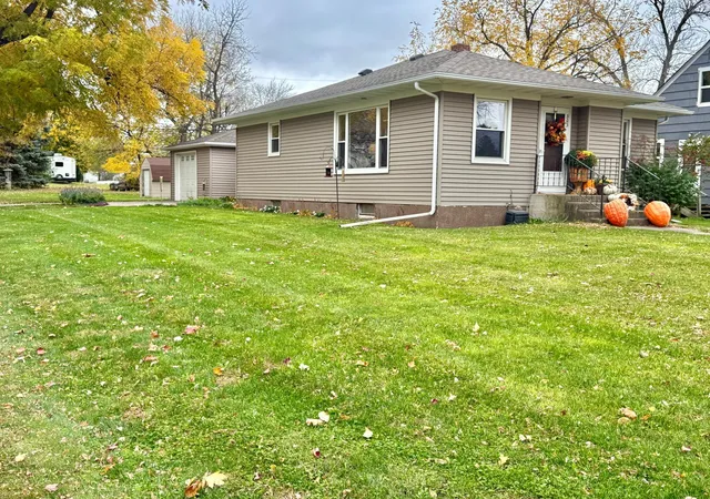 Photo 1 of Single family home for sale at 303 2nd Street SW, Renville, MN 56284 | MLS# 7165108 | Listing updated on 2026-10-27