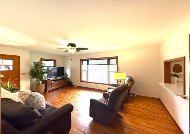 Photo 3 of Single family home for sale at 303 2nd Street SW, Renville, MN 56284 | MLS# 7165108 | Listing updated on 2026-10-27