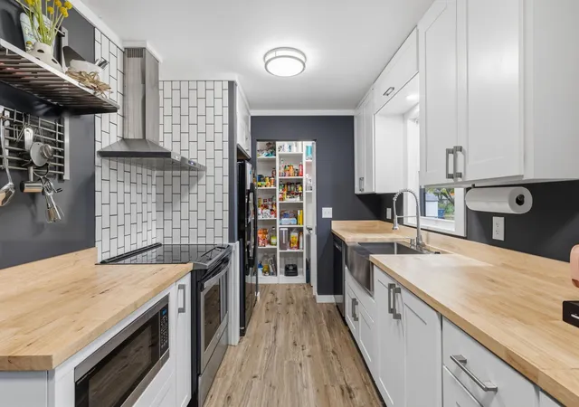 Photo 4 of Single family home for sale at 10000 Colfax Ave S, Minneapolis, MN 55431 | MLS# 7165138 | Listing updated on 2026-10-28