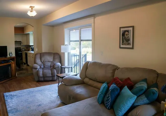 Photo 3 of House for sale at 3226 Vernon St, Duluth, MN 55806 | MLS# 7165145 | Listing updated on 2026-10-28