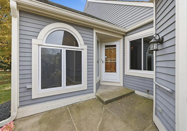 Photo 1 of Single family home for sale at 11061 Hyland Ter, Eden Prairie, MN 55344 | MLS# 7165154 | Listing updated on 2026-10-28