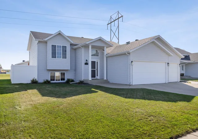 Photo 2 of Single family home for sale at 4734 51st Street S, Fargo, ND 58104 | MLS# 7165156 | Listing updated on 2026-10-28