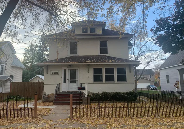 Photo 1 of Single family home for sale at 605 5th Avenue SW, Austin, MN 55912 | MLS# 7165169 | Listing updated on 2026-10-29