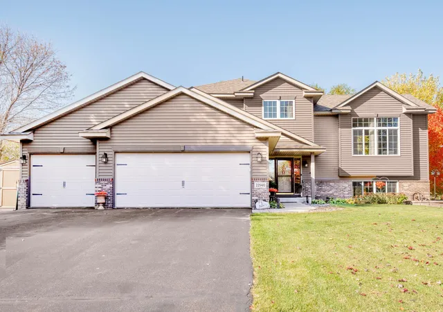 Photo 2 of Single family home for sale at 22940 Rachael Dr, Rogers, MN 55374 | MLS# 7165174 | Listing updated on 2026-10-28