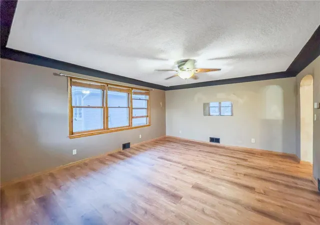 Photo 3 of Single family home for sale at 1017 S 4th Avenue, Albert Lea, MN 56007 | MLS# 7165179 | Listing updated on 2026-10-28