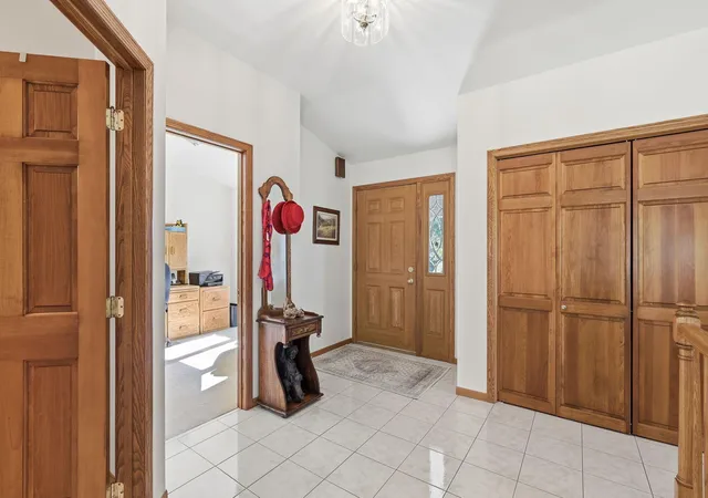 Photo 3 of Single family home for sale at 1766 Green Crst Dr, Victoria, MN 55386 | MLS# 7165220 | Listing updated on 2026-10-27