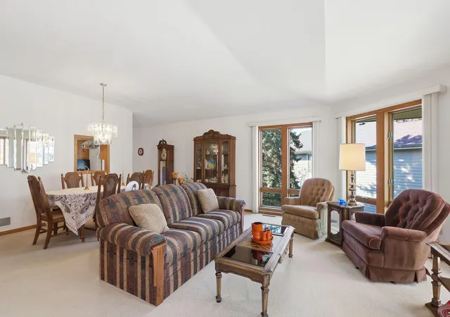 Photo 4 of Single family home for sale at 1766 Green Crst Dr, Victoria, MN 55386 | MLS# 7165220 | Listing updated on 2026-10-27