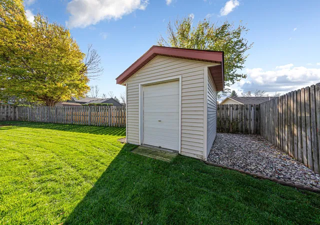 Photo 3 of Single family home for sale at 427 Lilac Ln, Madison Lake, MN 56063 | MLS# 7165235 | Listing updated on 2026-10-29