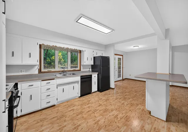 Photo 2 of Single family home for sale at 2187 Springside Dr E, Saint Paul, MN 55119 | MLS# 7165237 | Listing updated on 2026-10-29
