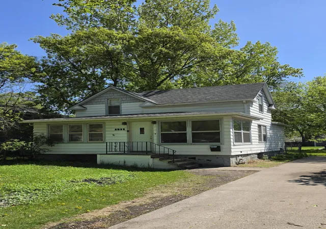 Photo 1 of Single family home for sale at 1511 9th Street N, Fargo, ND 58102 | MLS# 7165262 | Listing updated on 2026-10-29