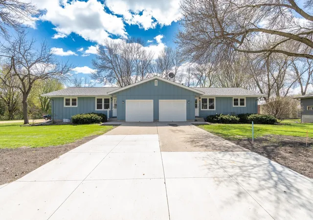 Photo 1 of House for sale at 502 Vine Ave W, Montgomery, MN 56069 | MLS# 7165286 | Listing updated on 2026-10-27