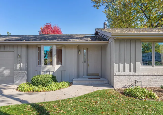 Photo 3 of Single family home for sale at 9621 Upton Rd, Minneapolis, MN 55431 | MLS# 7165287 | Listing updated on 2026-10-29