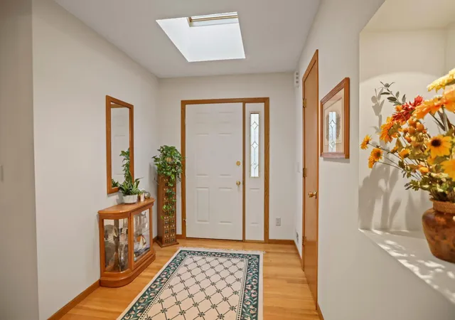 Photo 3 of Single family home for sale at 9621 Upton Rd, Minneapolis, MN 55431 | MLS# 7165287 | Listing updated on 2026-10-29