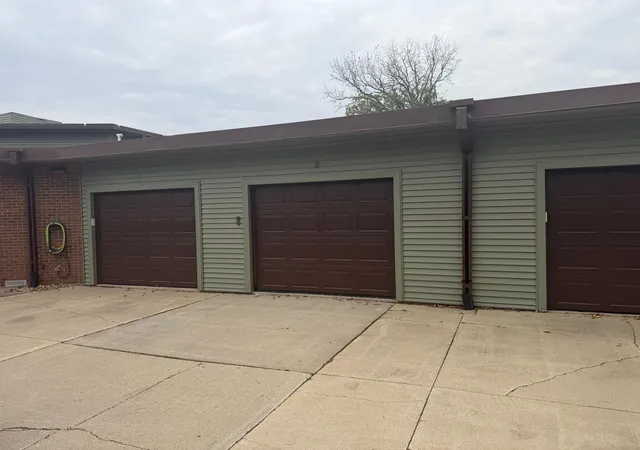 Photo 3 of Condo for sale at 808 Lake Chapeau Dr #102, Albert Lea, MN 56007 | MLS# 7165297 | Listing updated on 2026-10-28