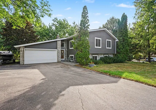 Single family home for sale at 12405 Villaburne Dr, Burnsville, MN 55337 | MLS# 7165338