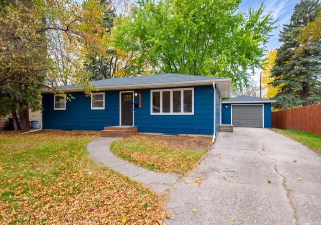 Photo 2 of Single family home for sale at 2007 18th Street S, Moorhead, MN 56560 | MLS# 7165355 | Listing updated on 2026-10-28