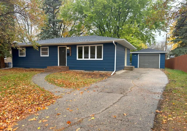 Photo 2 of Single family home for sale at 2007 18th Street S, Moorhead, MN 56560 | MLS# 7165355 | Listing updated on 2026-10-29