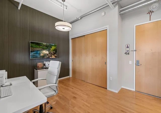 Photo 3 of Condo for sale at 290 Market St #502, Minneapolis, MN 55405 | MLS# 7165358 | Listing updated on 2026-10-28