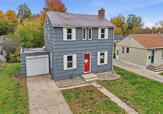 Photo 1 of Single family home for sale at 236 Lakehill Dr, Worthington, MN 56187 | MLS# 7165393 | Listing updated on 2026-10-29