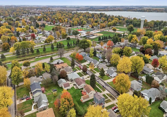 Photo 4 of Single family home for sale at 236 Lakehill Dr, Worthington, MN 56187 | MLS# 7165393 | Listing updated on 2026-10-29