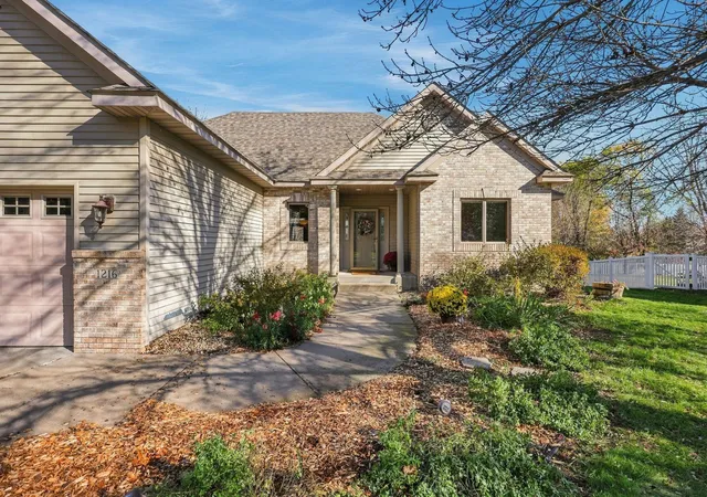 Photo 1 of Single family home for sale at 1216 Somerset Blvd, Saint Cloud, MN 56303 | MLS# 7165415 | Listing updated on 2026-10-30
