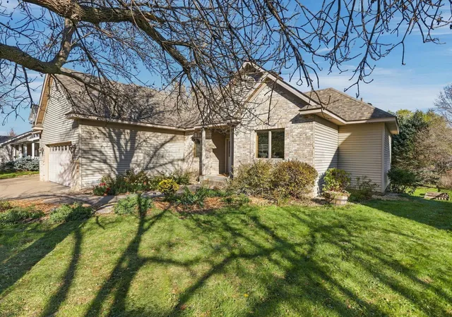 Photo 2 of Single family home for sale at 1216 Somerset Blvd, Saint Cloud, MN 56303 | MLS# 7165415 | Listing updated on 2026-10-30