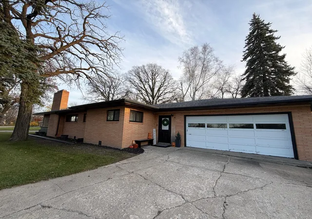 Photo 3 of Single family home for sale at 345 Merriam Ave N, Thief River Falls, MN 56701 | MLS# 7165433 | Listing updated on 2026-10-28